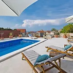 Villa Kate -With Private Pool And Bbq