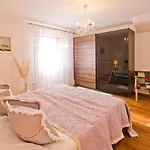 Villa Kate -With Private Pool And Bbq