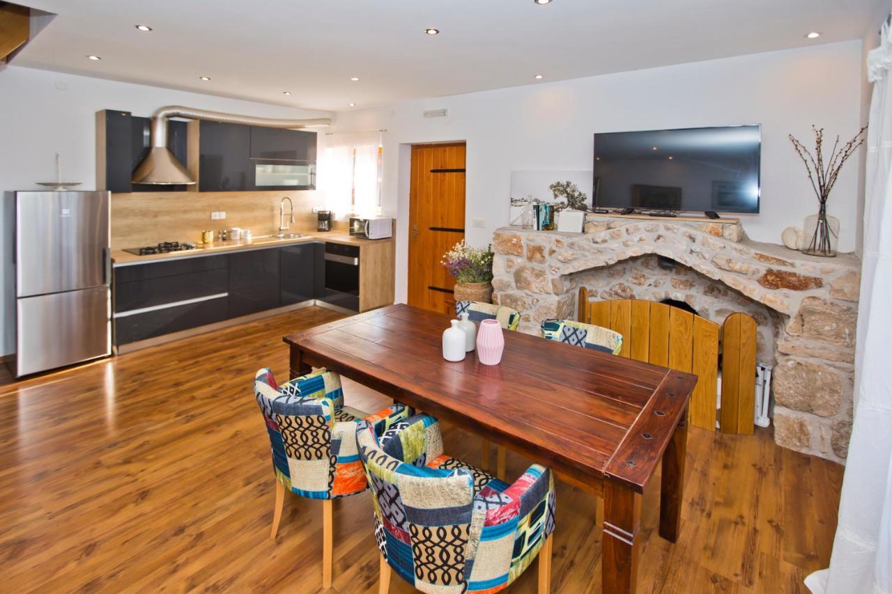 Kate -with Private Pool And Bbq Villa *